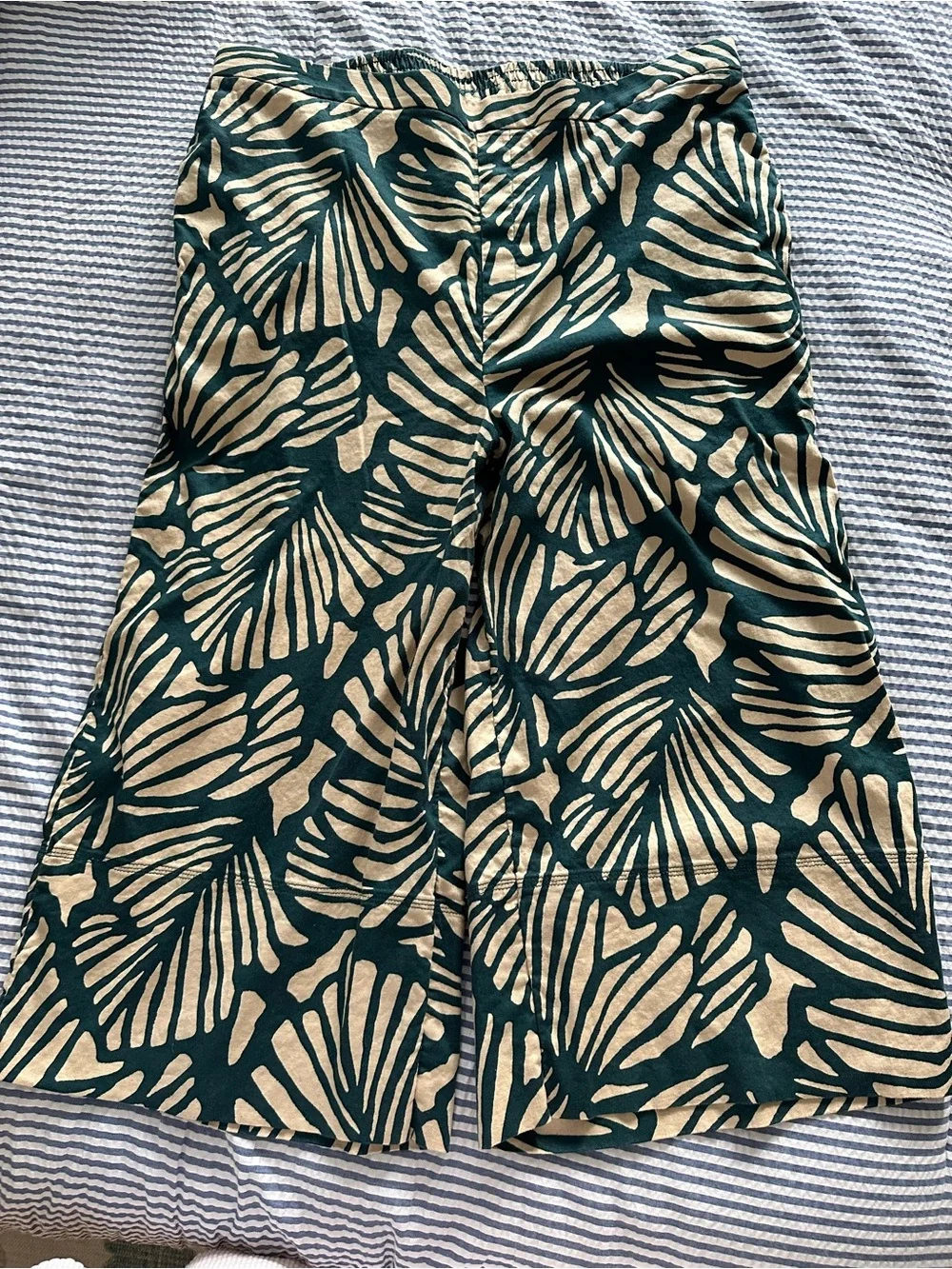 Banana Republic Green and Cream Wide-Leg Printed Pants